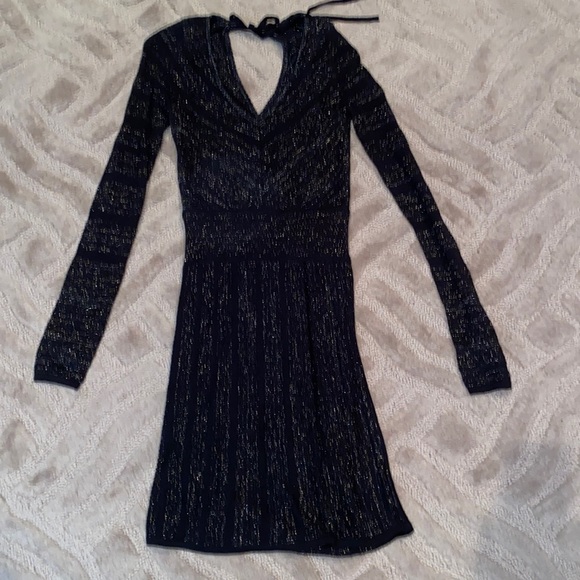 GUESS JEANS Dress. Perfect for any occasion. Dress it up or dress it down. - Picture 1 of 4